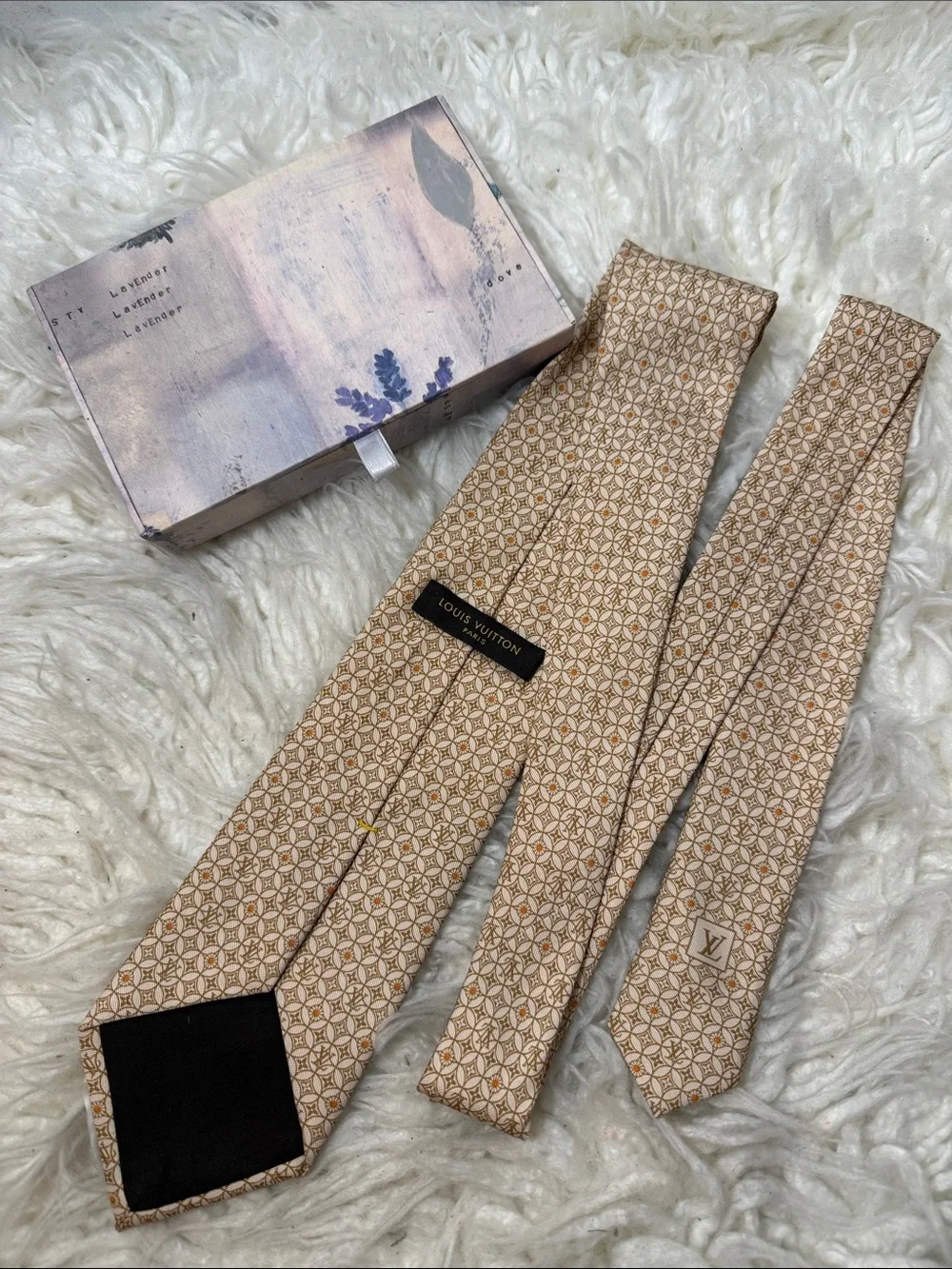 Louis Vuitton Monogram Cream and Tan Geometric Silk Tie